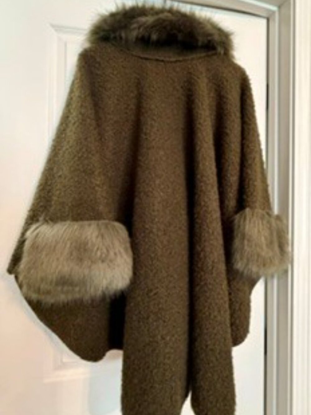 Faux Fur Trimmed Bouclé Cape. - Picture 3 of 4